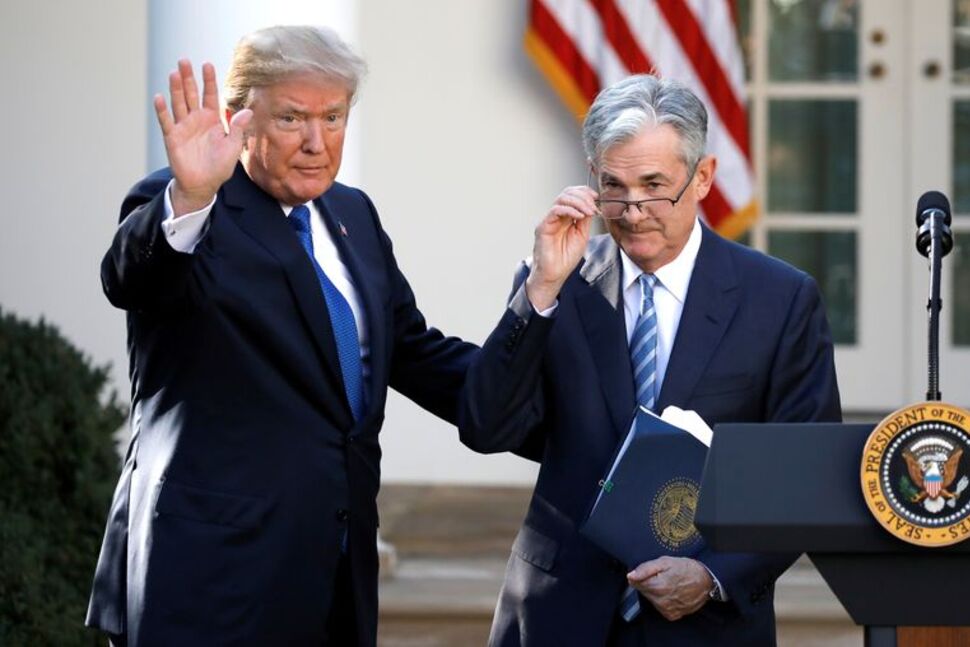 Ông Trump đe dọa Fed, giới đầu tư bán tháo ồ ạt