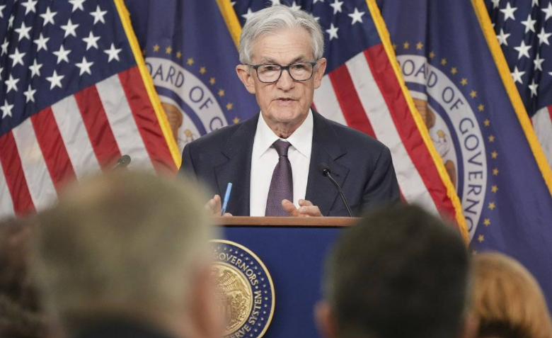 Fed quyết định không thay đổi lãi suất, trong khi giá Bitcoin đã vượt qua ngưỡng 98.000 USD.